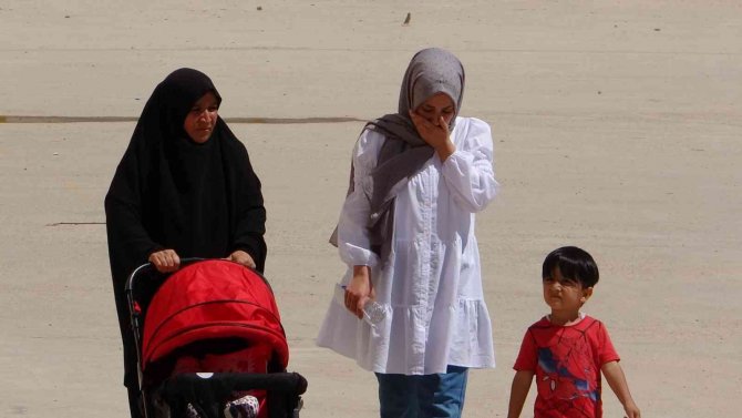 Sınava Alınmayan Öğrenci Annesiyle Şansını Tekrar Denedi