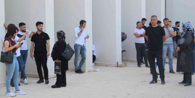 Elazığ’da Yks’nin İlk Oturum Heyecanı Başladı