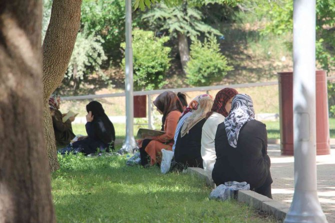 Elazığ’da Yks’nin İkinci Oturumu Başladı