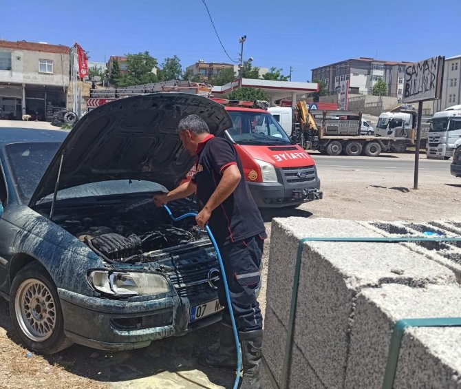 Seyir Halindeki Otomobil Alev Aldı