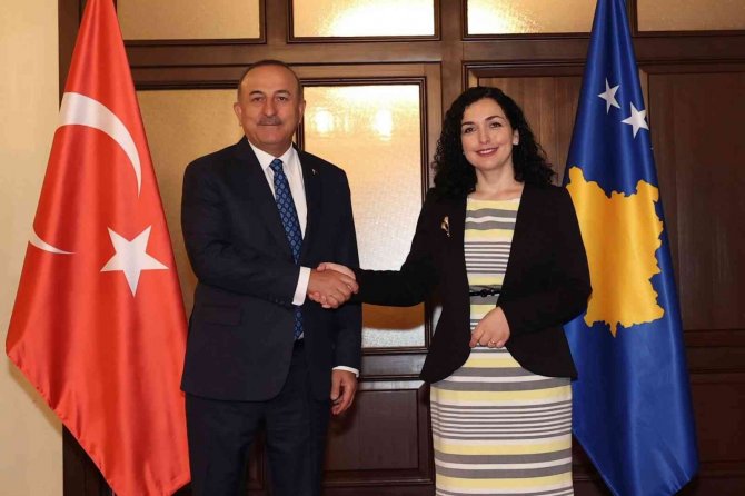 Bakan Çavuşoğlu, Kosova Cumhurbaşkanı Osmani İle Görüştü