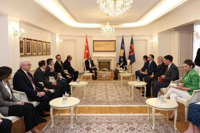 Bakan Çavuşoğlu, Kosova Cumhurbaşkanı Osmani İle Görüştü