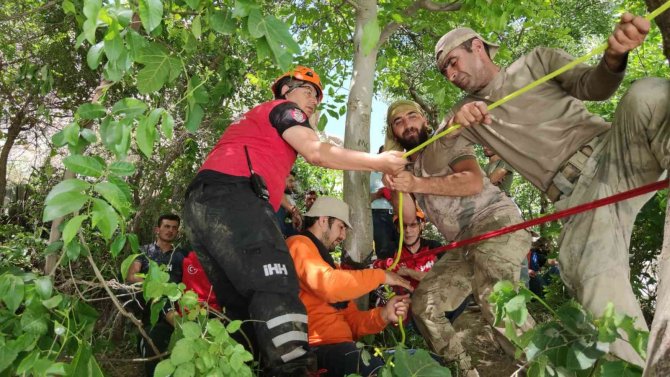 Çayda Akıntıya Kapılan Sağlıkçıyı Arama Çalışmaları 9’uncu Gününde