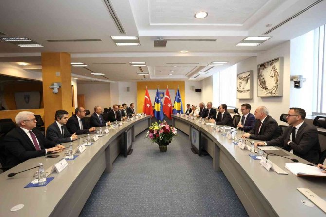 Bakan Çavuşoğlu, Kosova Başbakanı Kurti İle Görüştü