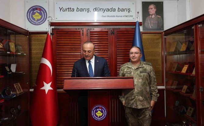 Dışişleri Bakanı Çavuşoğlu, Kosova Türk Temsil Heyeti Başkanlığını Ziyaret Etti