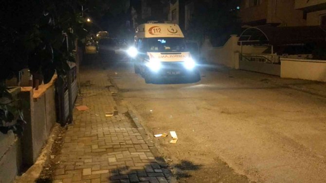 Önce Kaza Yaptı Sonra Yardıma Gelen Polise Yumruk Attı