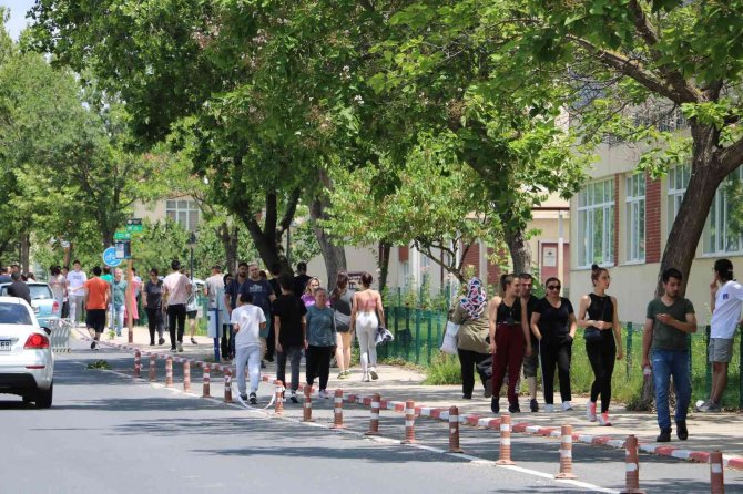 Edirne’de Öğrenciler Yks Maratonunu Değerlendirdi