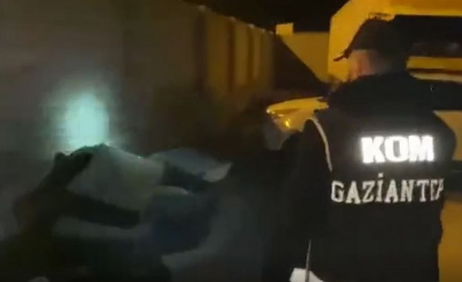 Gaziantep’te Kaçak Sigara Ve Elektronik Sigara Operasyonu: 3 Gözaltı