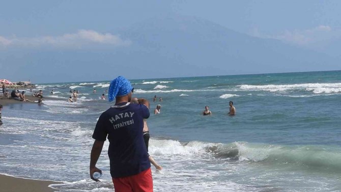 Cankurtaranlar Rip Akıntısı Uyarısı Yaptı Vatandaşlar Dinlemedi