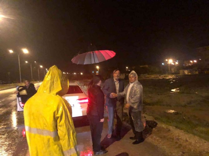 Başkan Önsay, Yağışlardan Etkilenen Altıntaş’ta
