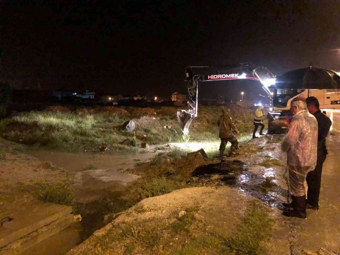 Başkan Önsay, Yağışlardan Etkilenen Altıntaş’ta