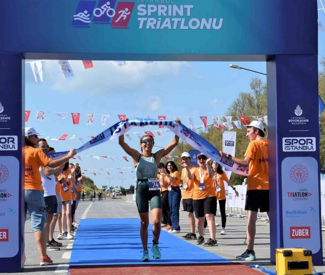 İ̇stanbul Sprint Triatlonu Sona Erdi