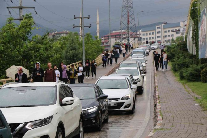 Bu Sefer Tedbirli Davranıp Sınava Vaktinde Geldiler