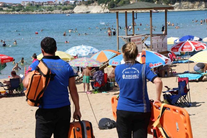 Mavi Bayraklı Plajlarda İlk Yardım Timi Görev Başında