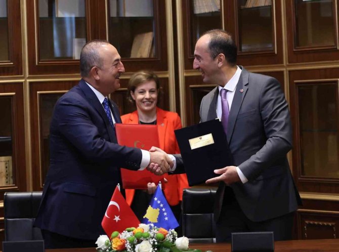 Bakan Çavuşoğlu: “Kosova’daki Fetö Varlığı İlişkilerimizin Önündeki En Büyük Sıkıntı”