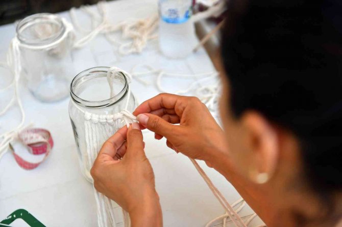 Mersin’de ’Makrome Eğitimi Atölyesi’ Devam Ediyor