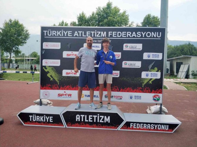 Osmangazili Atletler Madalyaya Doydu