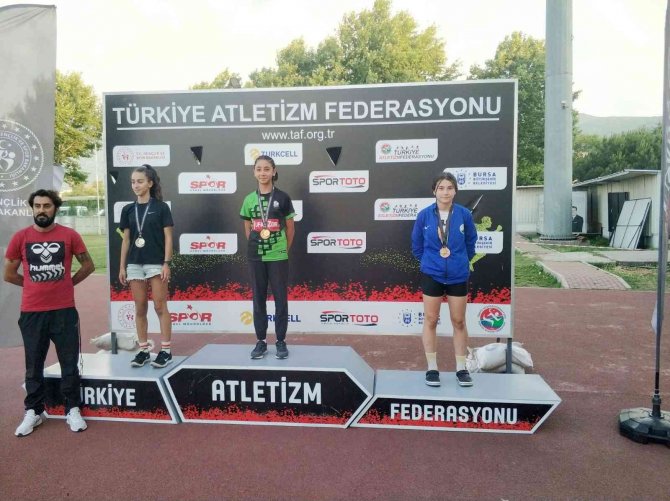 Osmangazili Atletler Madalyaya Doydu