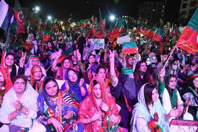 Pakistan’da Enflasyon Protestosu