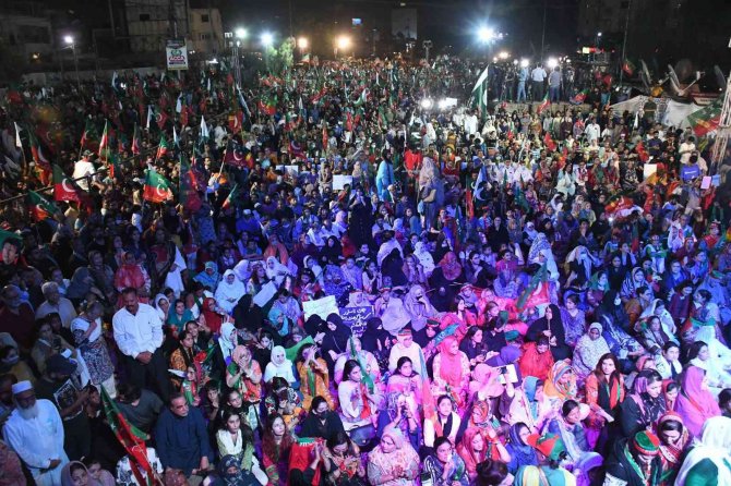 Pakistan’da Enflasyon Protestosu