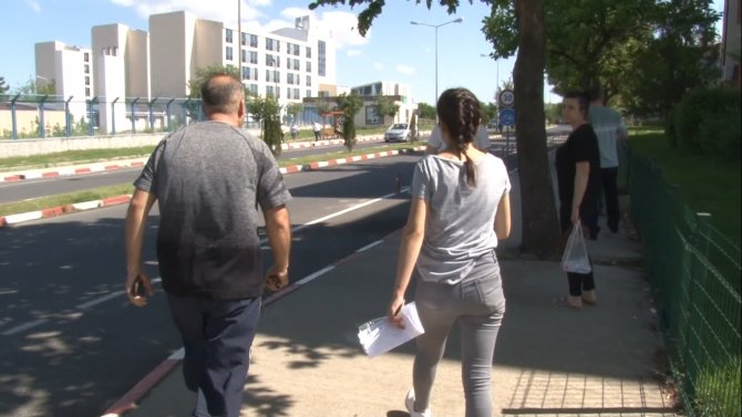 Sınava Geç Kalan Kızı İçin Dakikalarca Dil Döktü