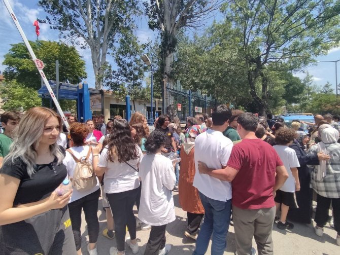 Yks’nin İkinci Oturumu Ayt Sona Erdi