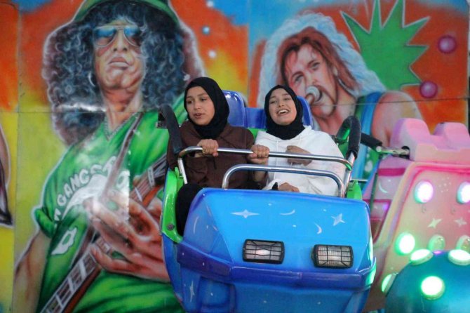 Yok Böyle Karne Hediyesi, 200 Bin Çocuğa Lunapark Bileti Hediye Etti