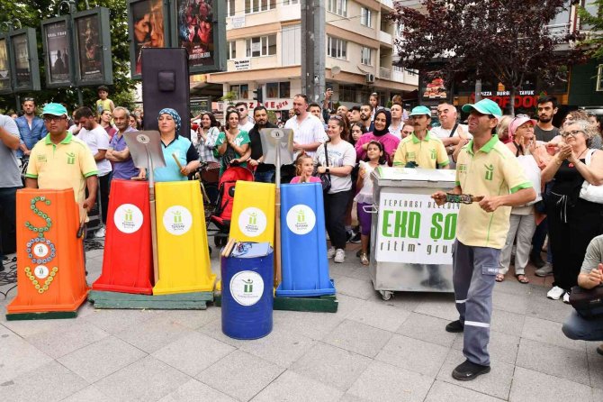 Temizlik Aletlerinden Enstrümanlarla Müzik Yaptılar