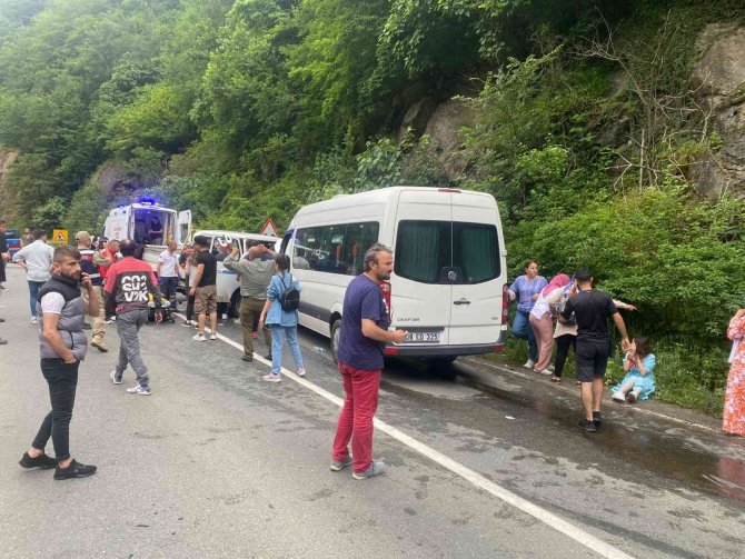 Trabzon’da Trafik Kazası: 3’ü Ağır 5 Yaralı