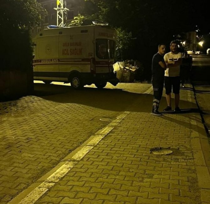 Vakaya Giden İki Ambulans Kaza Yaptı: 3 Yaralı