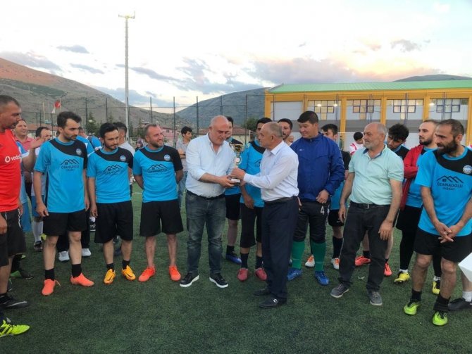 Yahyalı Kaymakamlığı Kurumlar Arası Futbol Turnuvası Sona Erdi