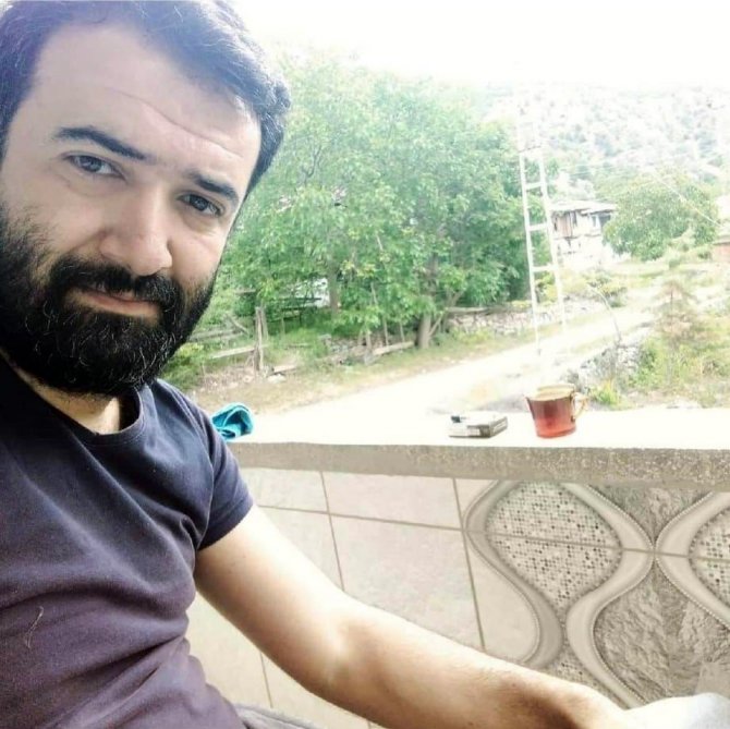 Yol Verme Kavgası Yüzünden Çıkan Kavgada Bir Kişi Bıçaklanarak Öldürüldü