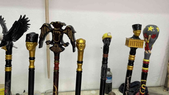 Kızılcık Ağacı 35 Yıllık Ustanın Elinde Sanat Eserine Dönüşüyor