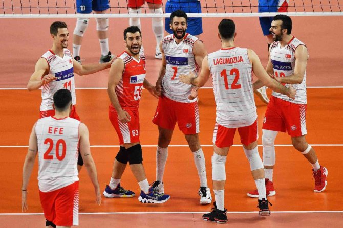 A Milli Erkek Voleybol Takımı, Avrupa Altın Ligi’nde İkinci Oldu