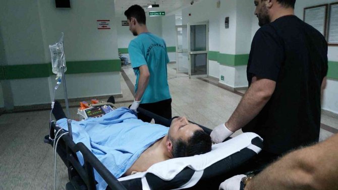 Amca Oğulları Arazi Anlaşmazlığı Kavgasında Birbirlerini Bıçakla Ağır Yaraladılar