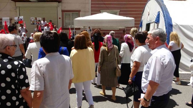 Evlat Direnişine Kadın Muhtarlardan Destek