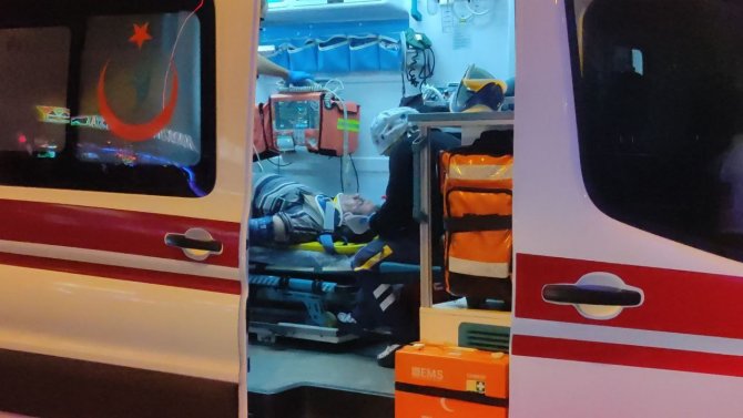 Ana Caddeye Kontrolsüz Çıkıp Kamyonete Çarptı, Olay Yerinden Kaçtı :1 Yaralı