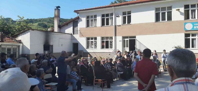 Sinop’ta Okulun Kapatılmasına Vatandaşlardan Tepki