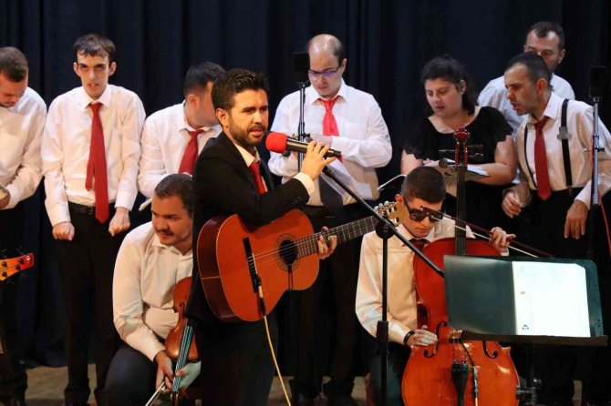 Nazilli’de Otizm Orkestrası Ve Korosu Konser Verdi