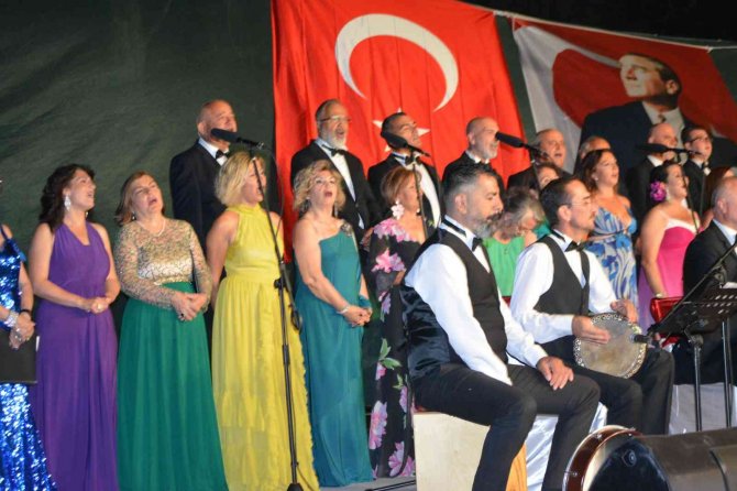 Ayvalık’ta Mesut Duran Müzik Derneği’nden Bir Unutulmaz Konser Daha