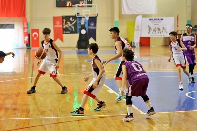 Basketbol Şampiyonasında 16 Takım Mücadele Etti