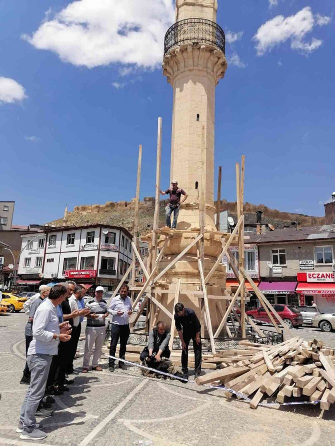 Bayburt’ta Saat Kulesinin Restorasyon Çalışması Başladı
