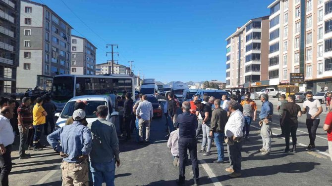 Otomobilin Çarptığı Çocuk Hayatını Kaybetti