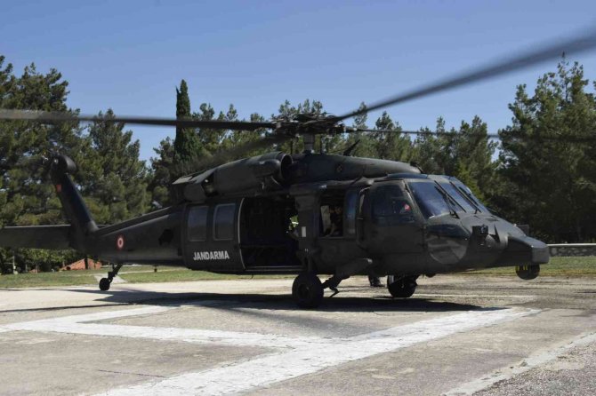 Burdur’u Antalya’ya Bağlayan Yollarda Jandarmadan Helikopter Destekli Trafik Denetimi