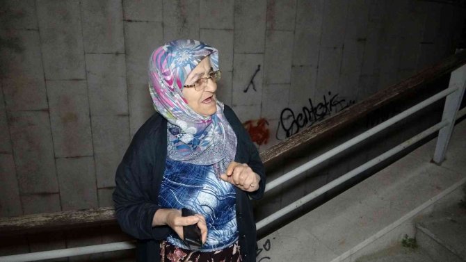 Yaşlı Kadının Fark Ettiği Hırsızlar Saklandıkları Çatıda Kıskıvrak Yakalandılar