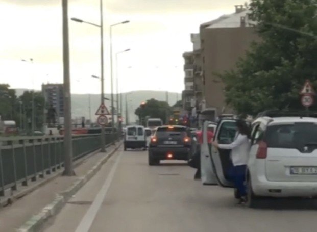 Bursa’da Yol Verme Kavgasında Ortalık Meydan Muharebesine Döndü