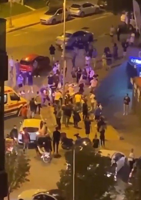 Büyükçekmece’de Kavgada Sandalyeler Havada Uçuştu