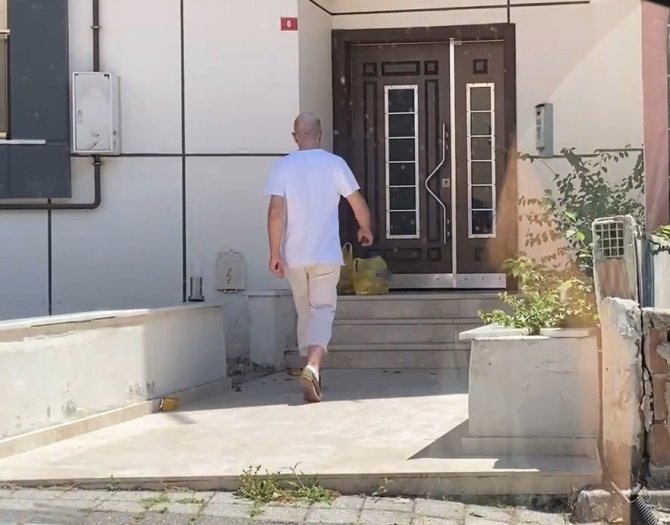Ümraniye’de ’Beni Dövüyor’ İddiası: Kapıları Kilitledi, Polisi Bekledi