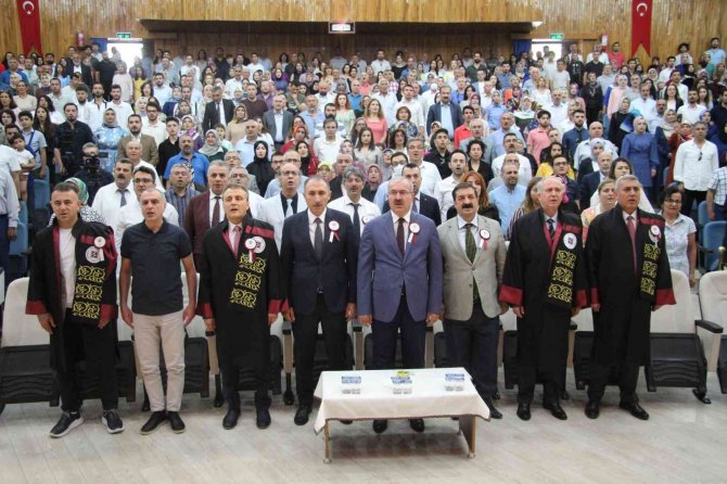 Fırat Üniversitesi 34. Dönem Tıp Mezunlarını Uğurladı