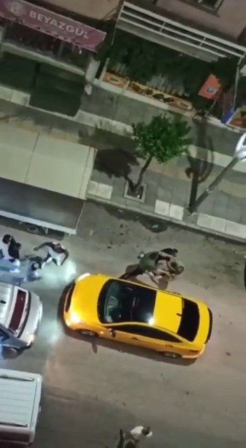 Elazığ’da Trafikte Yol Verme Kavgasında Yumruklar Konuştu